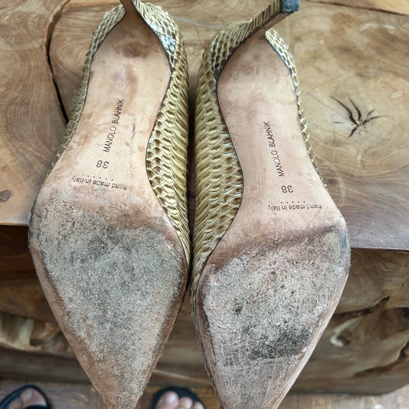 MANOLO BLAHNIK BEIGE SNAKESKIN BB CLASSIC PUMPS POINTY TOE HEELS - Picture 9 of 10